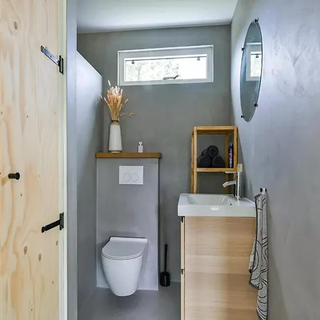 Radiant With Garden Holiday home