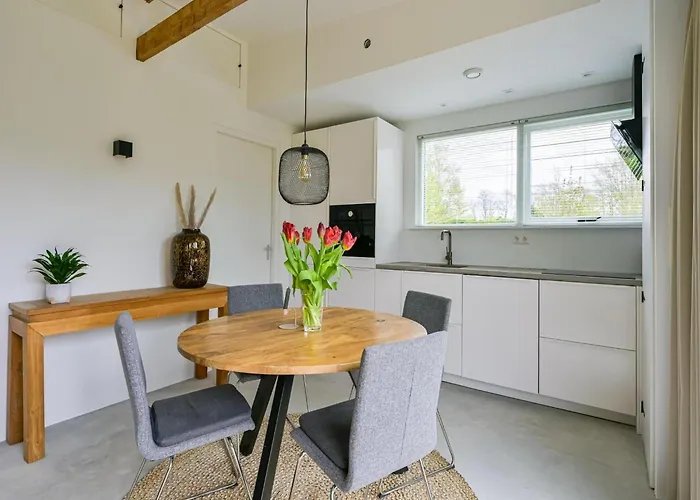 Eureka 36 For 4-guests With Garden